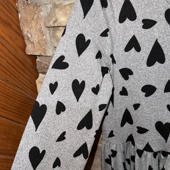 (EUC) Epic Threads Girls Kids Med (10/12) Heart Patterned Gray/Black Dress - Picture 6 of 10
